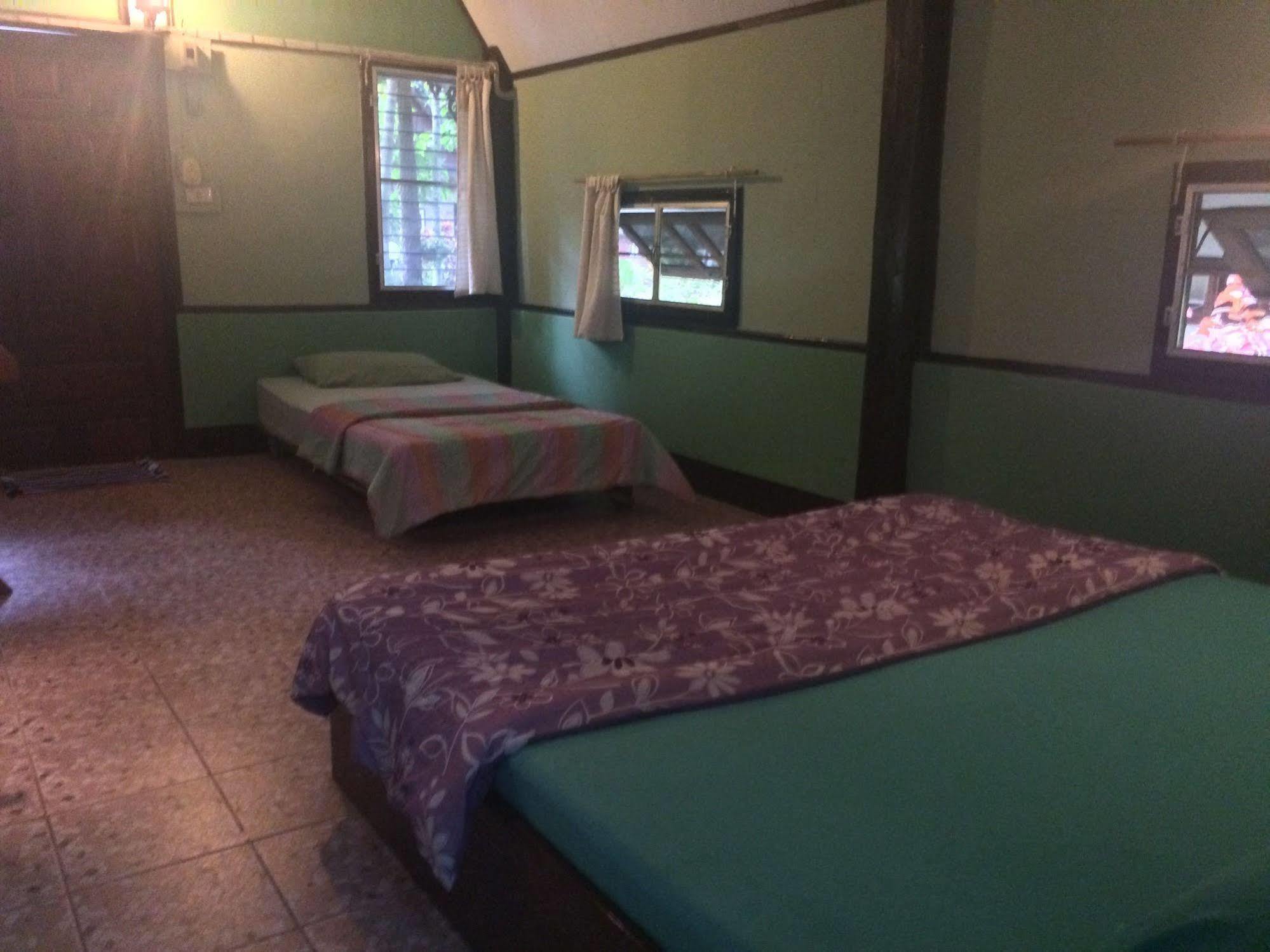 Hostel Buzzas @ Chan